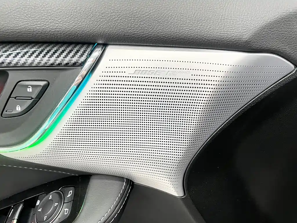 Cadillac CT5 — фото 9