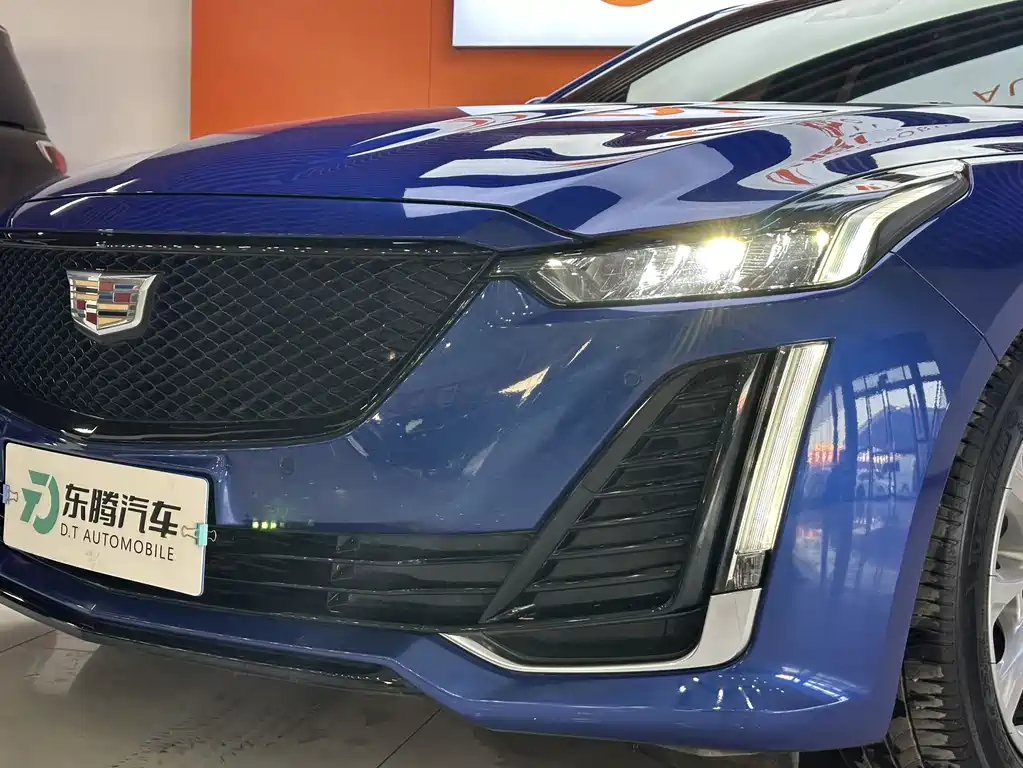 Cadillac CT5 — фото 4