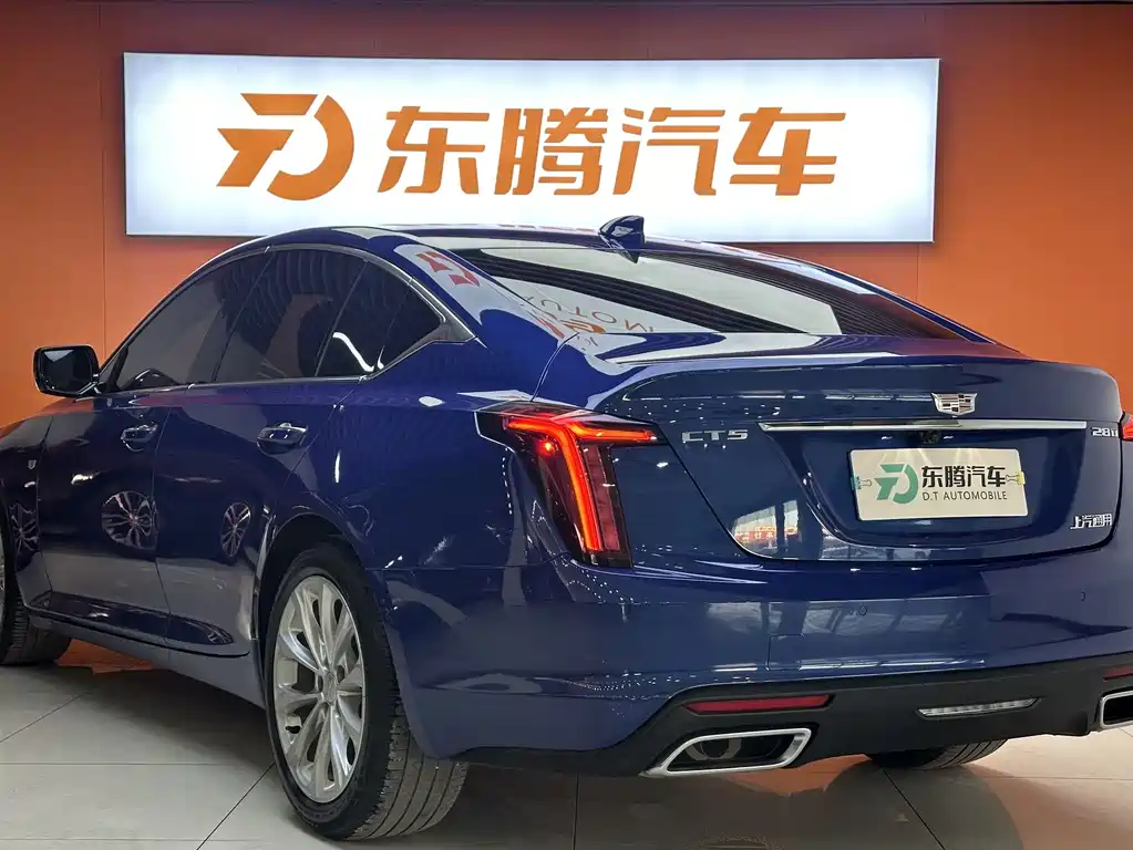 Cadillac CT5 — фото 8
