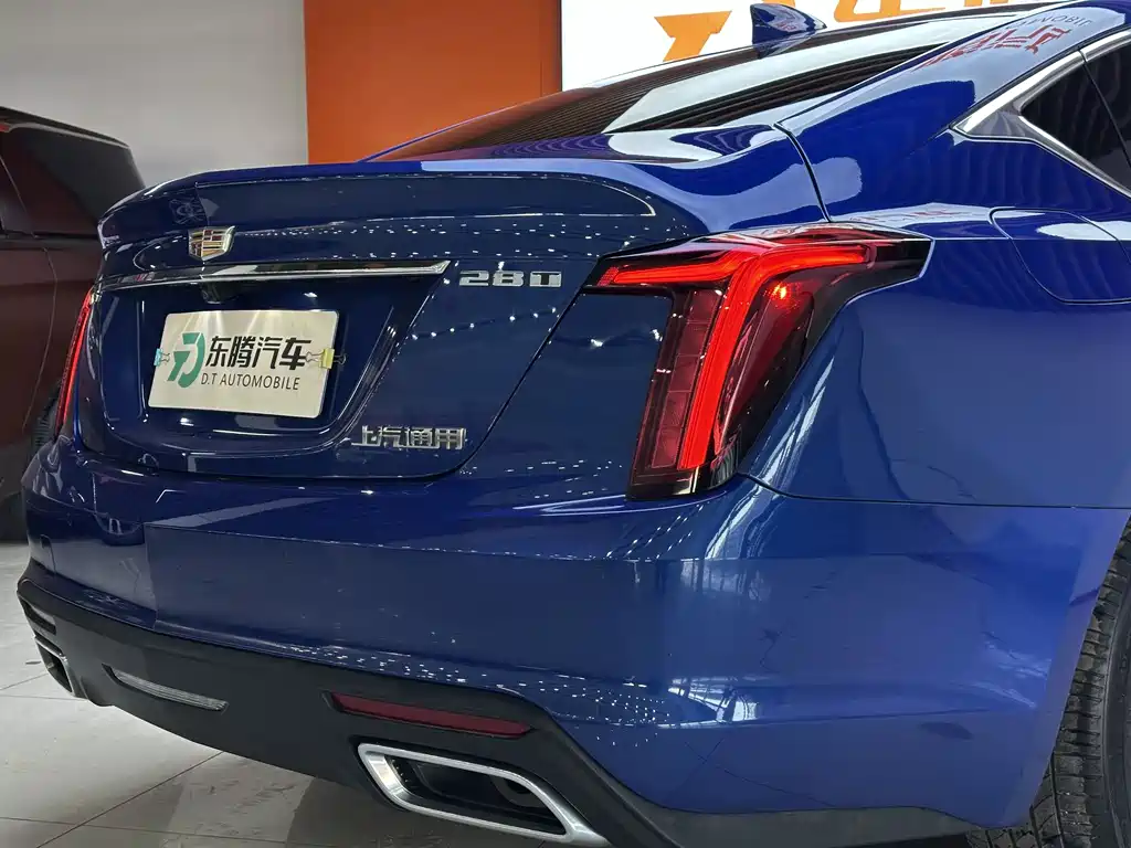Cadillac CT5 — фото 9