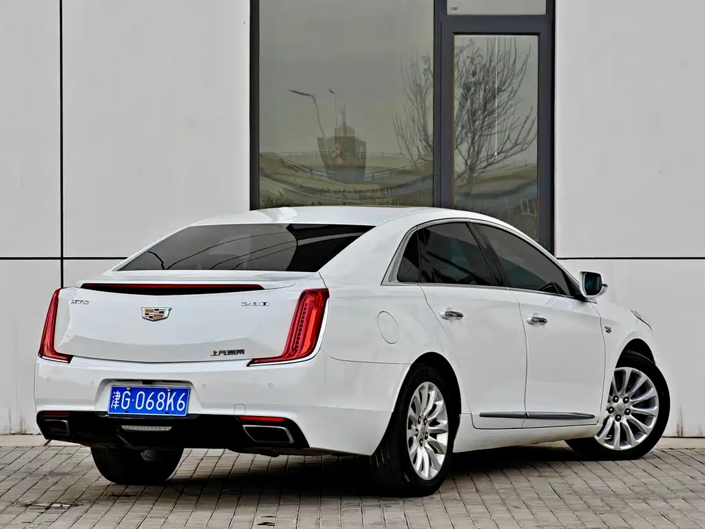 Cadillac XTS — фото 6
