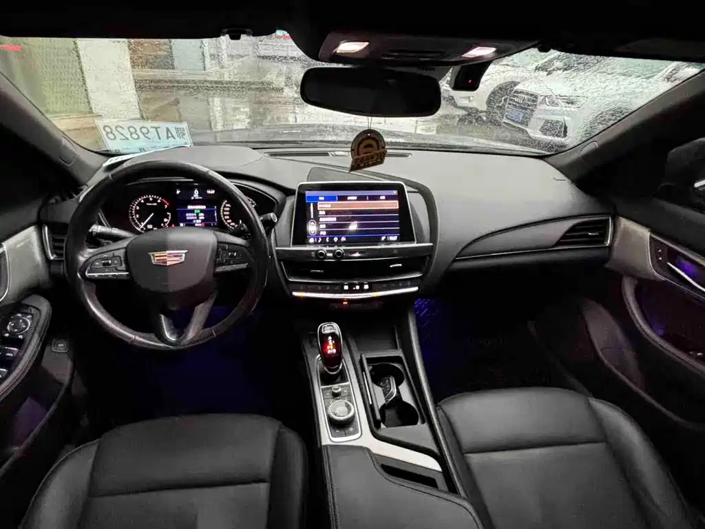 Cadillac CT5 — фото 4