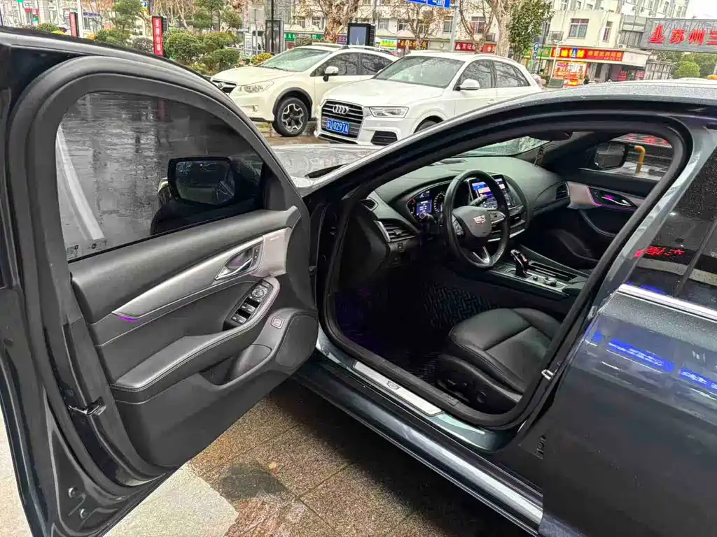 Cadillac CT5 — фото 5