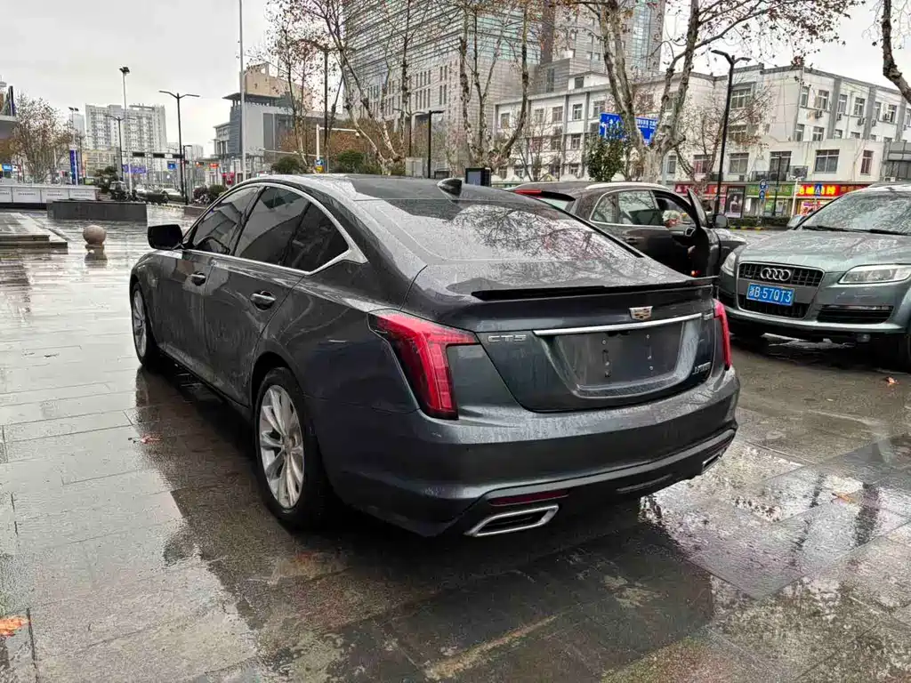 Cadillac CT5 — фото 7