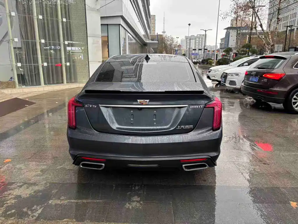 Cadillac CT5 — фото 8