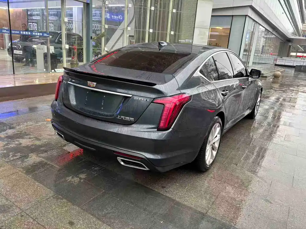 Cadillac CT5 — фото 9