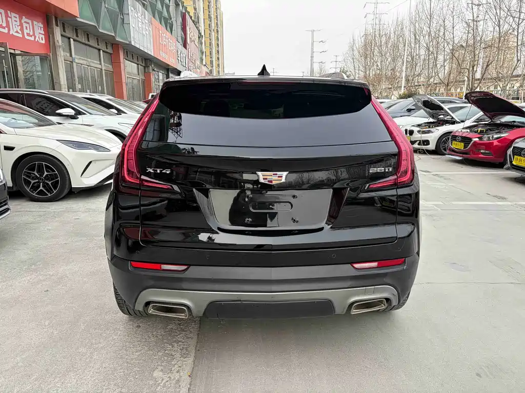 Cadillac XT4 — фото 6