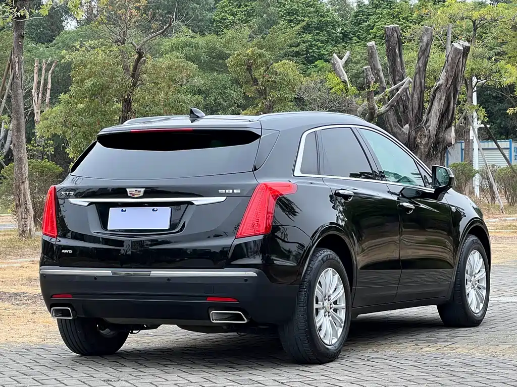 Cadillac XT5 — фото 6