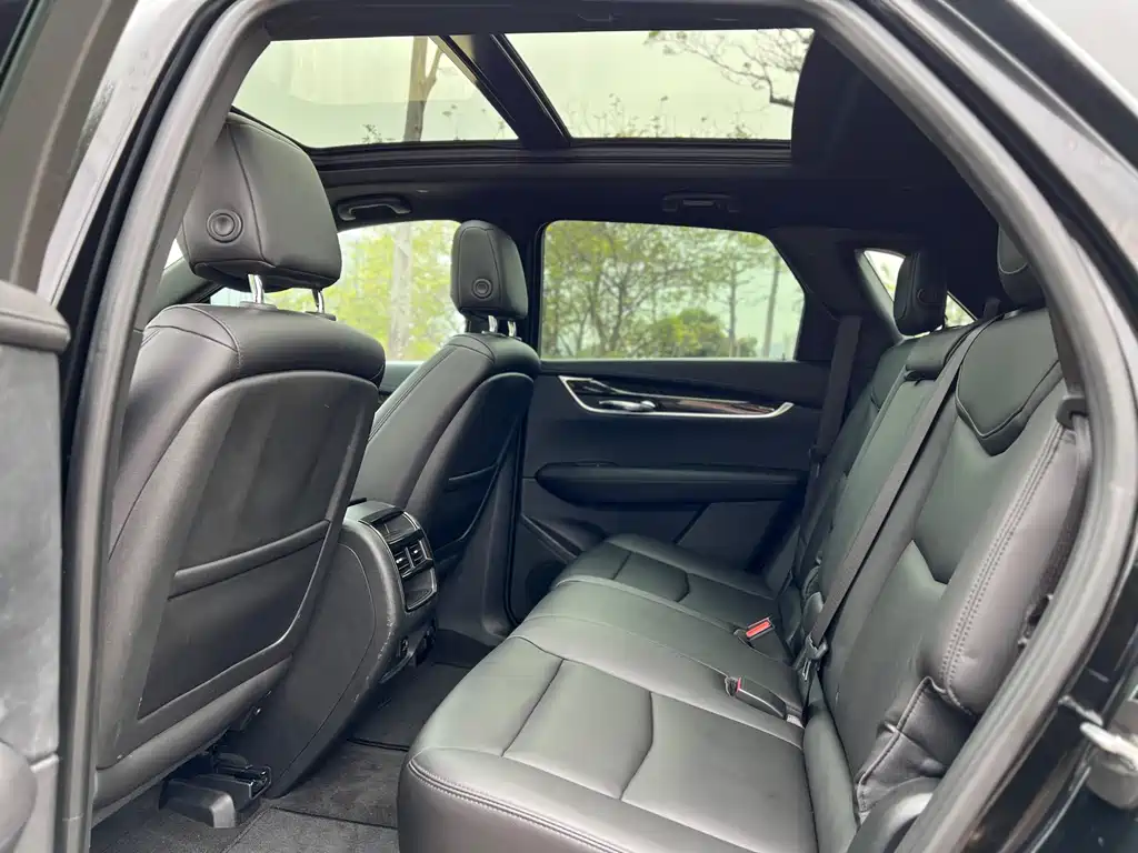 Cadillac XT5 — фото 9