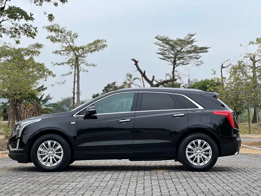 Cadillac XT5 — фото 10