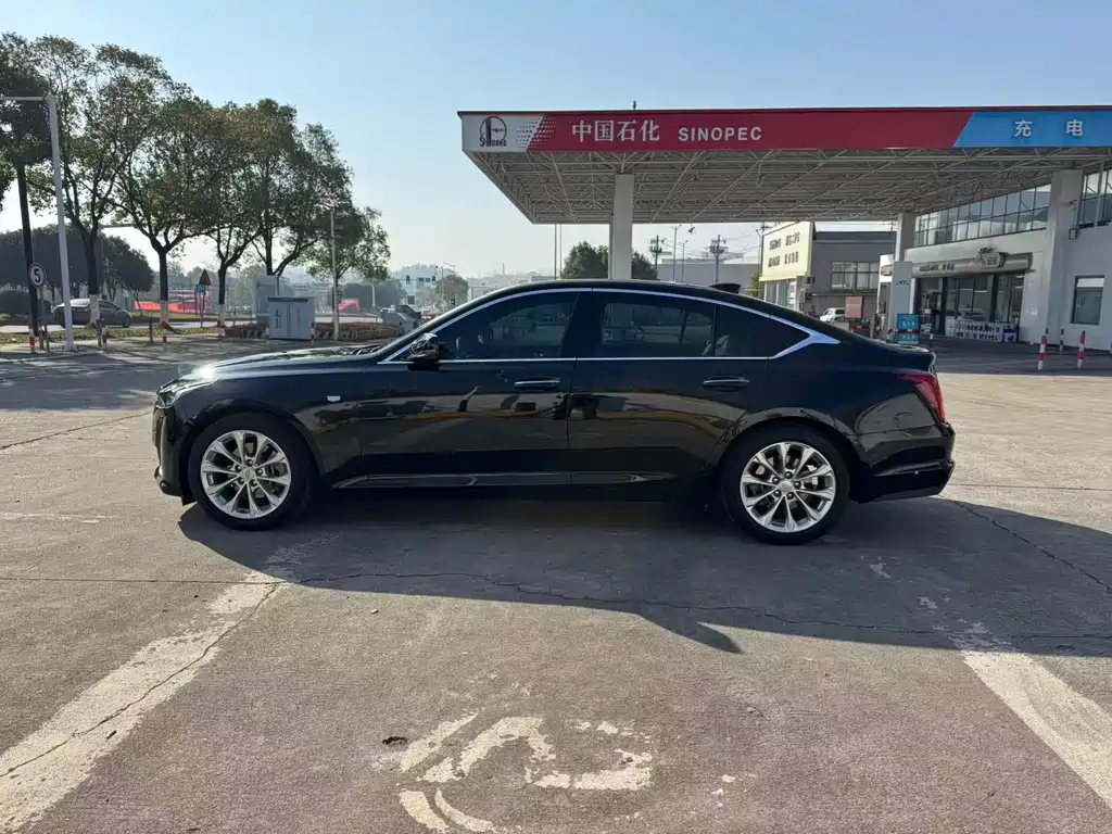 Cadillac CT5 — фото 4
