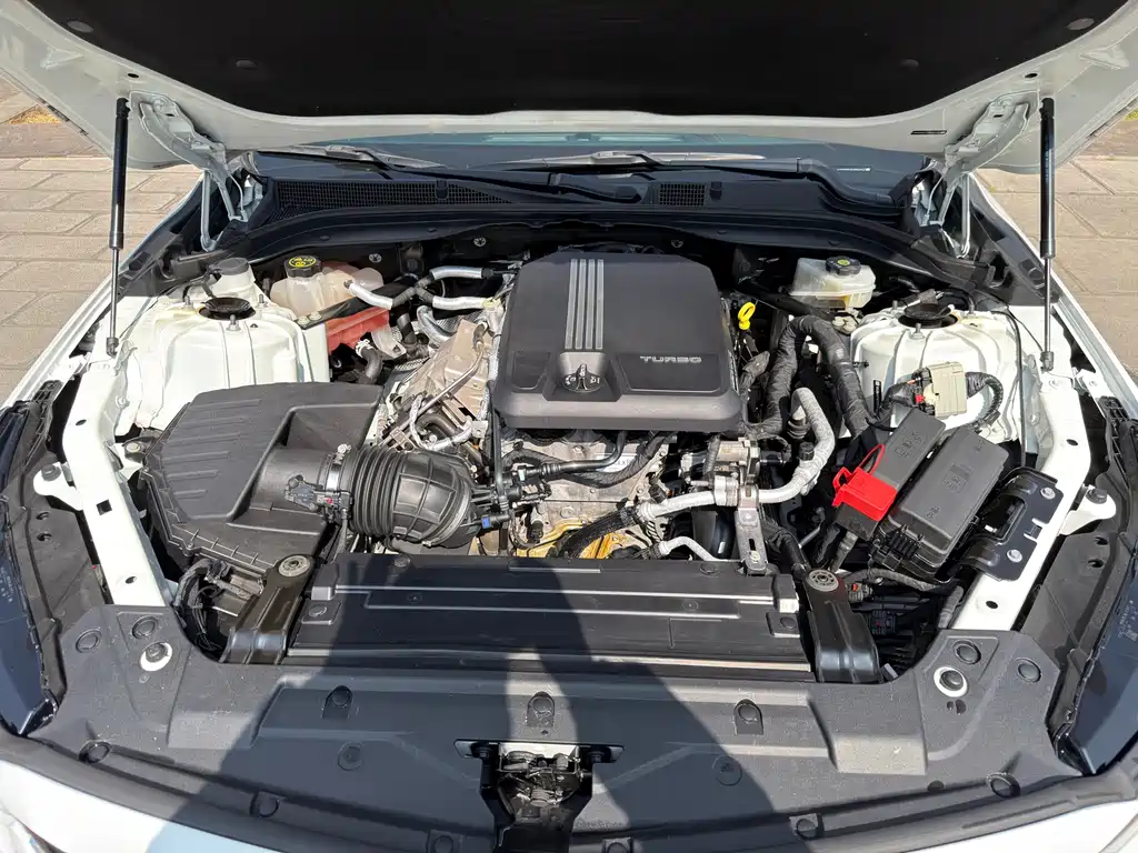 Cadillac CT5 — фото 33