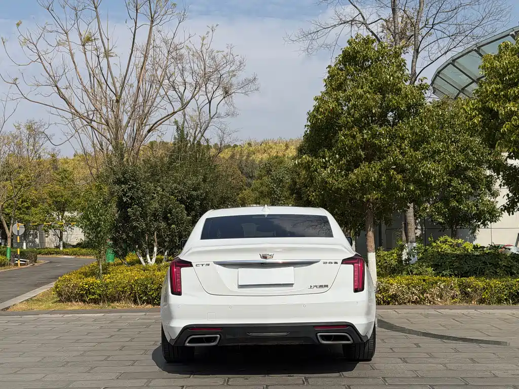 Cadillac CT5 — фото 8