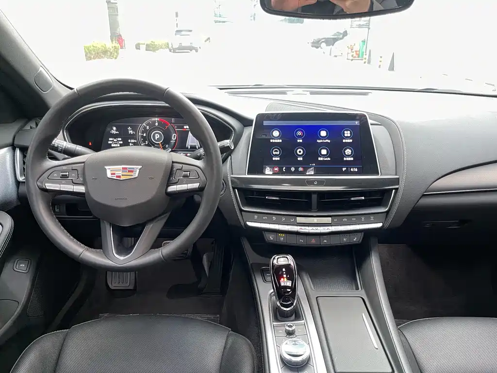 Cadillac CT5 — фото 13