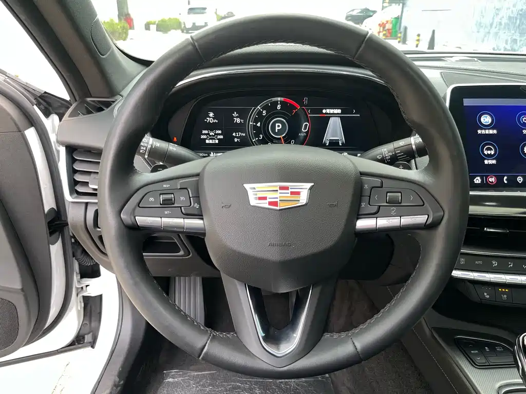 Cadillac CT5 — фото 15