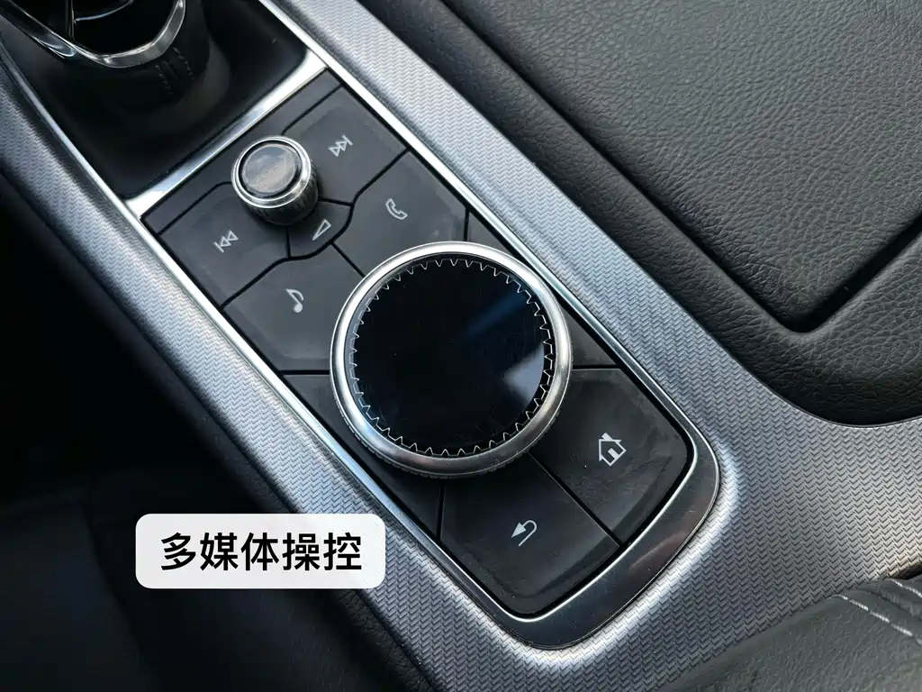 Cadillac CT5 — фото 21