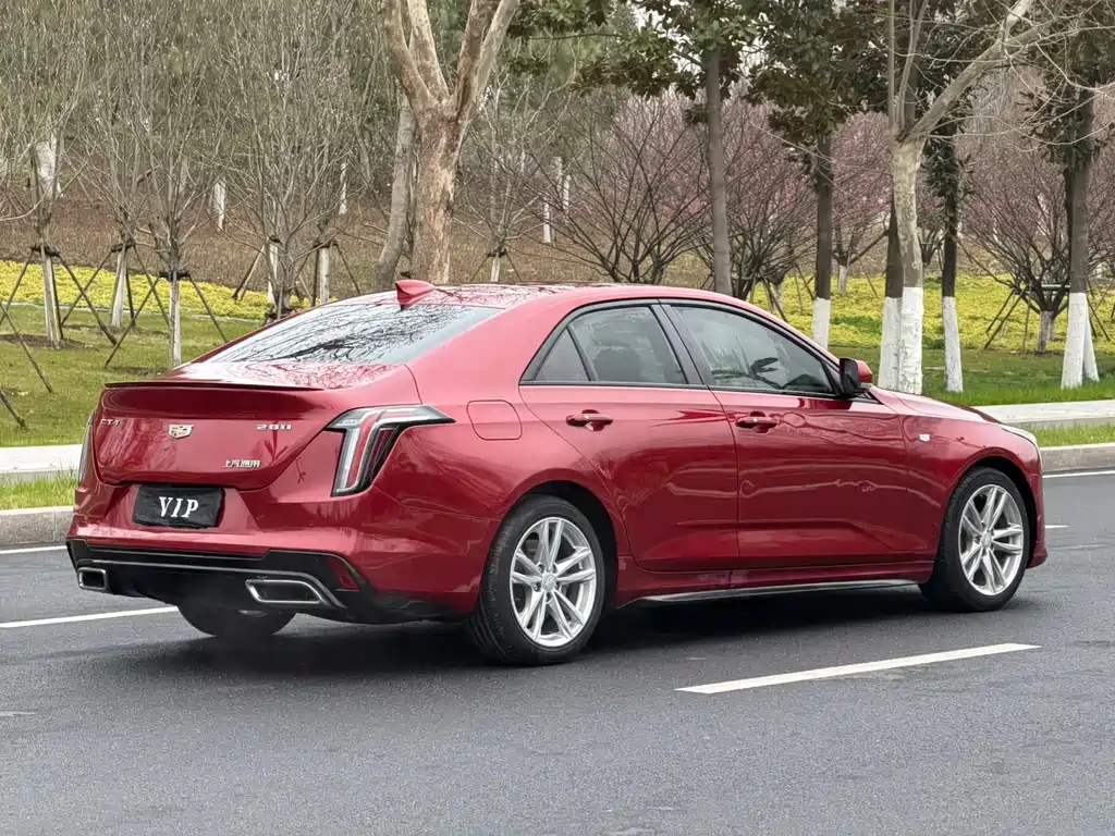 Cadillac CT4 — фото 4