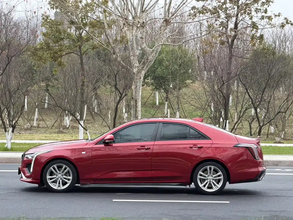 Cadillac CT4 — фото 10