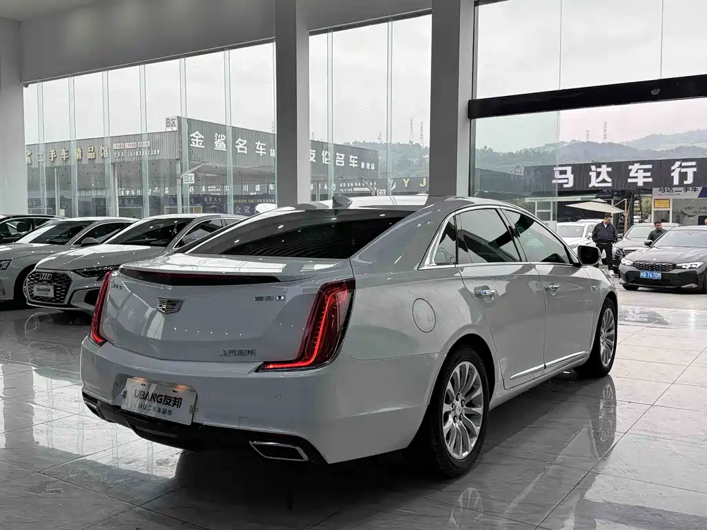 Cadillac XTS — фото 4