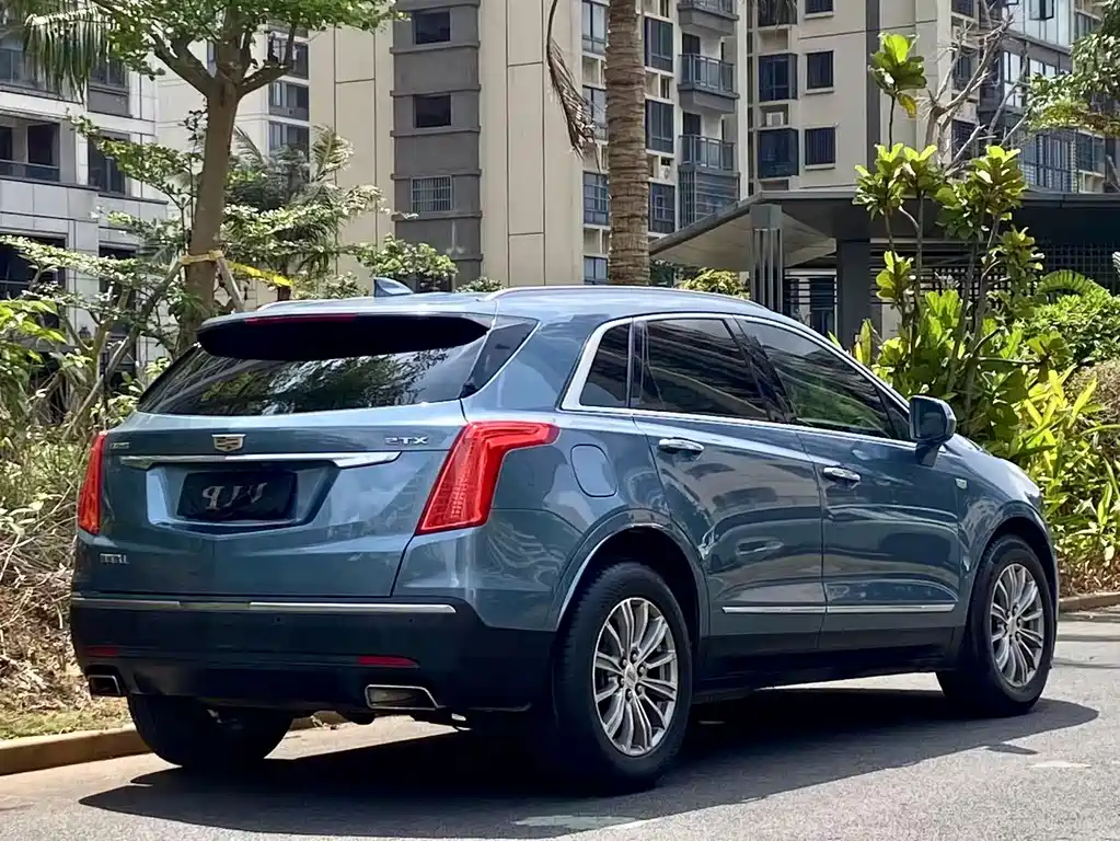 Cadillac XT5 — фото 9
