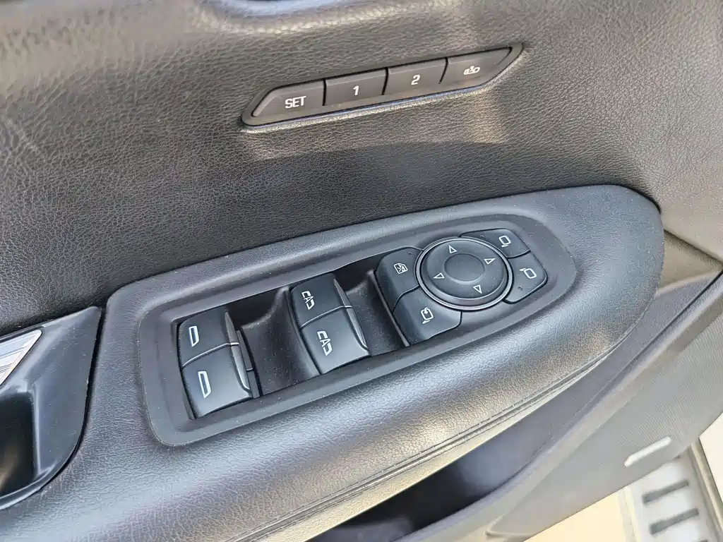 Cadillac XT5 — фото 13