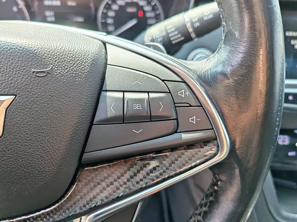Cadillac XT5 — фото 15