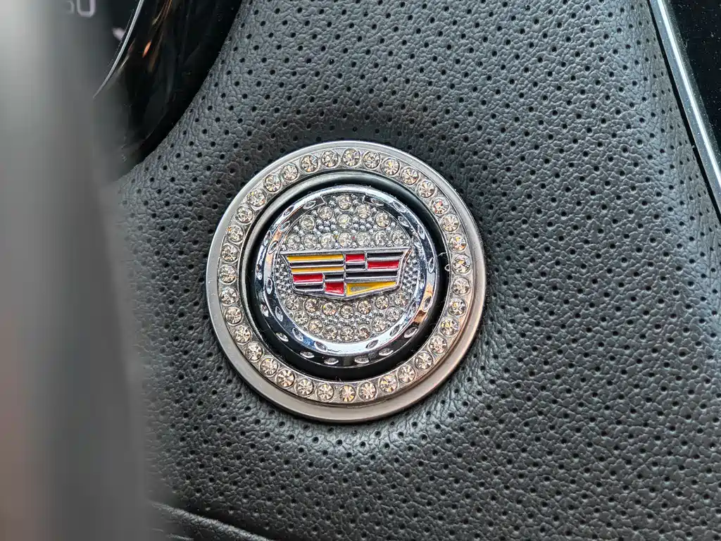 Cadillac XT5 — фото 21
