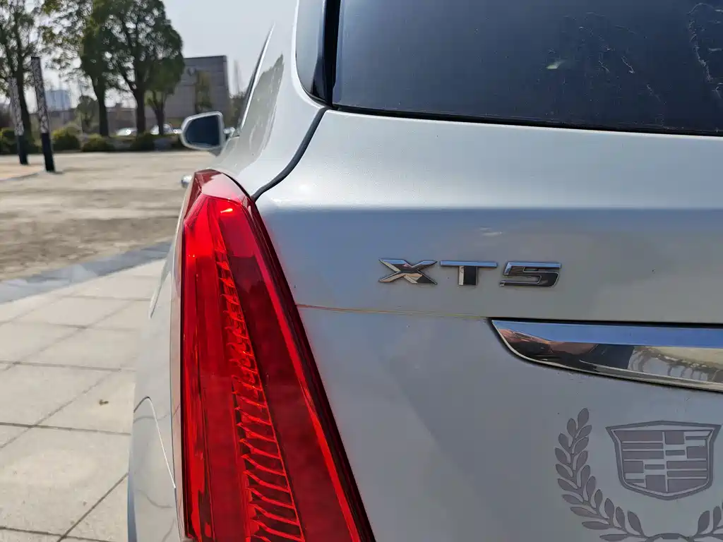 Cadillac XT5 — фото 30