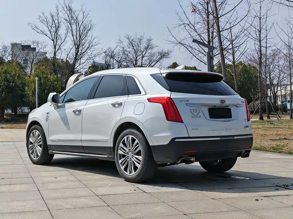 Cadillac XT5 — фото 7