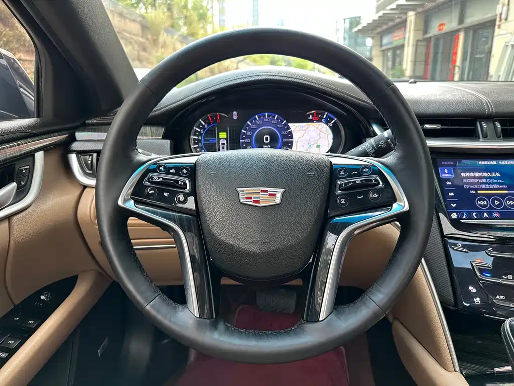 Cadillac XTS — фото 17