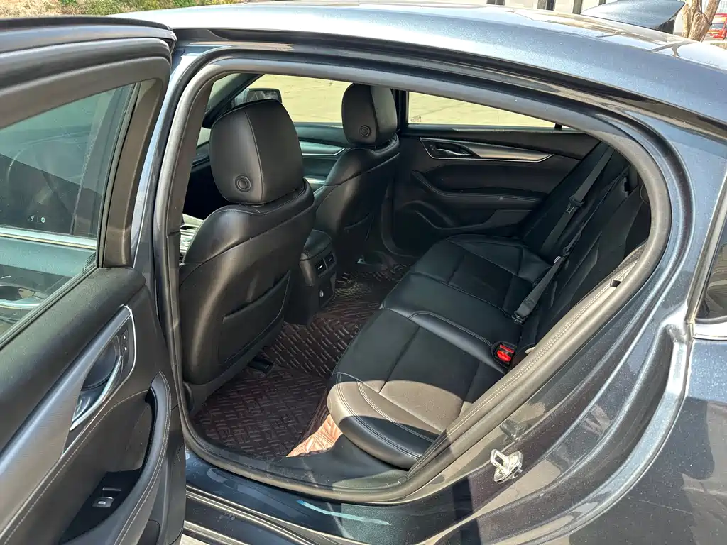 Cadillac CT5 — фото 5
