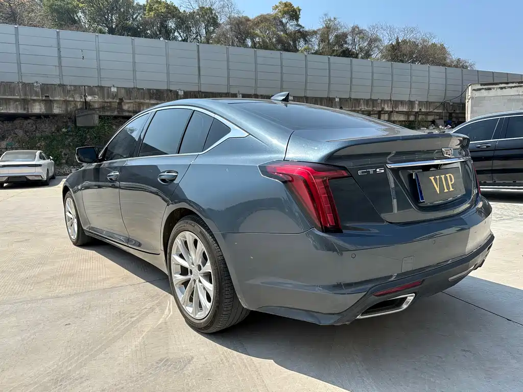 Cadillac CT5 — фото 7