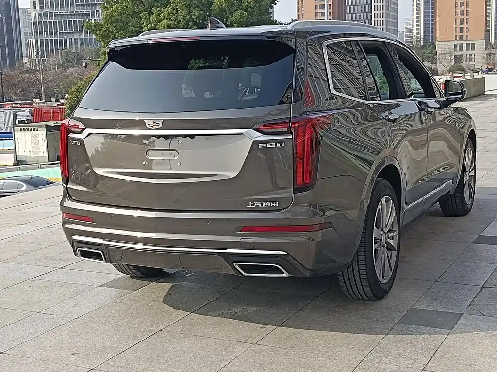Cadillac XT6 — фото 8