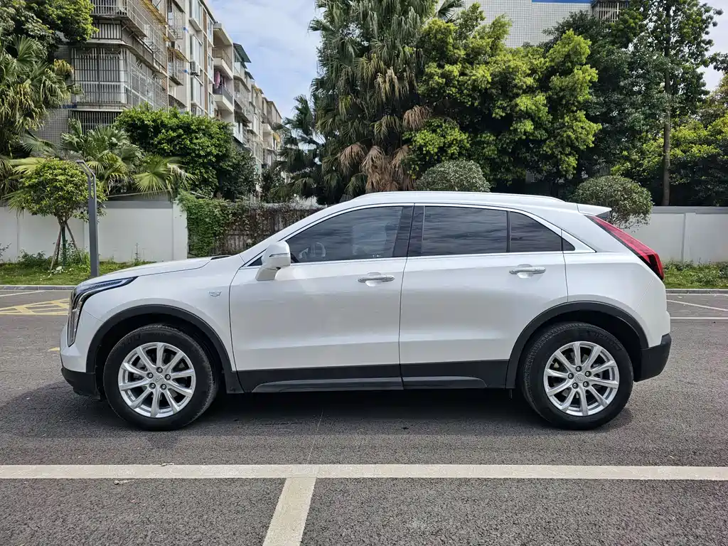 Cadillac XT4 — фото 3