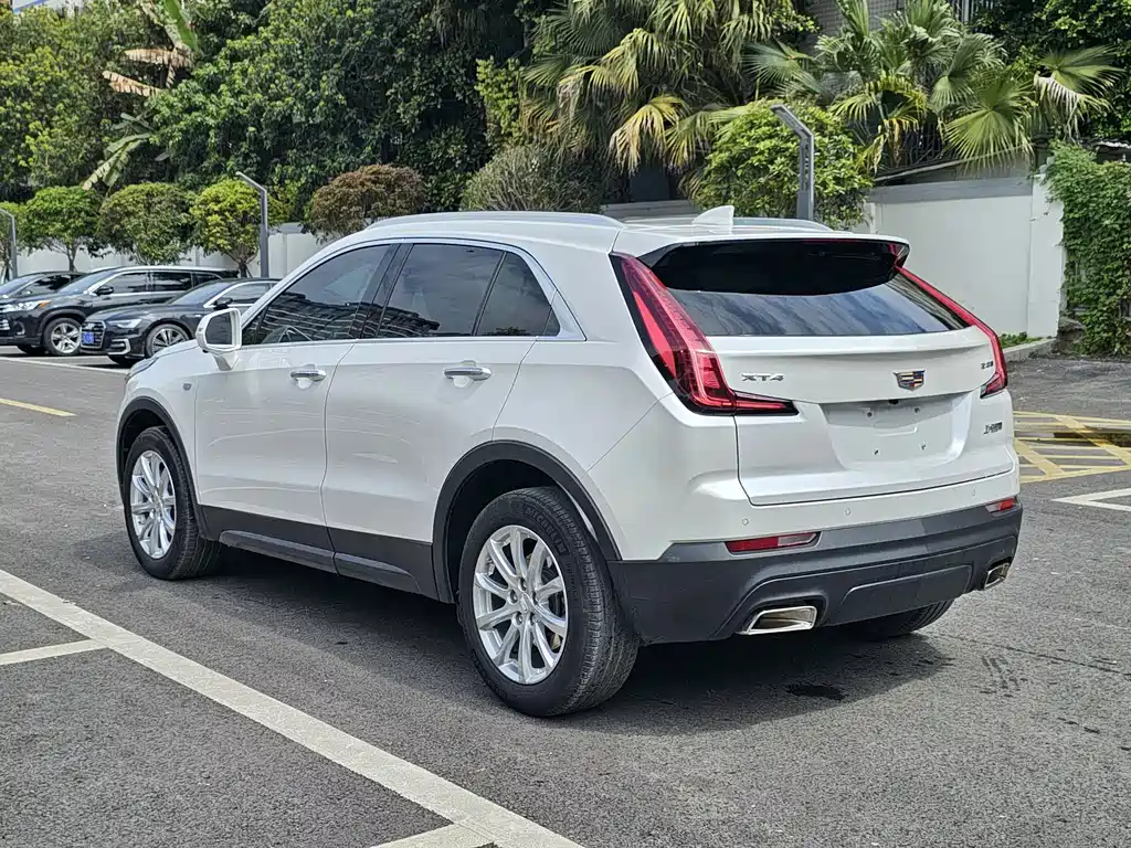 Cadillac XT4 — фото 4
