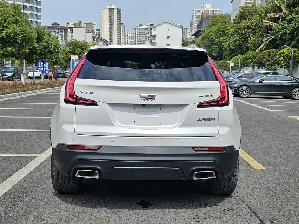 Cadillac XT4 — фото 9