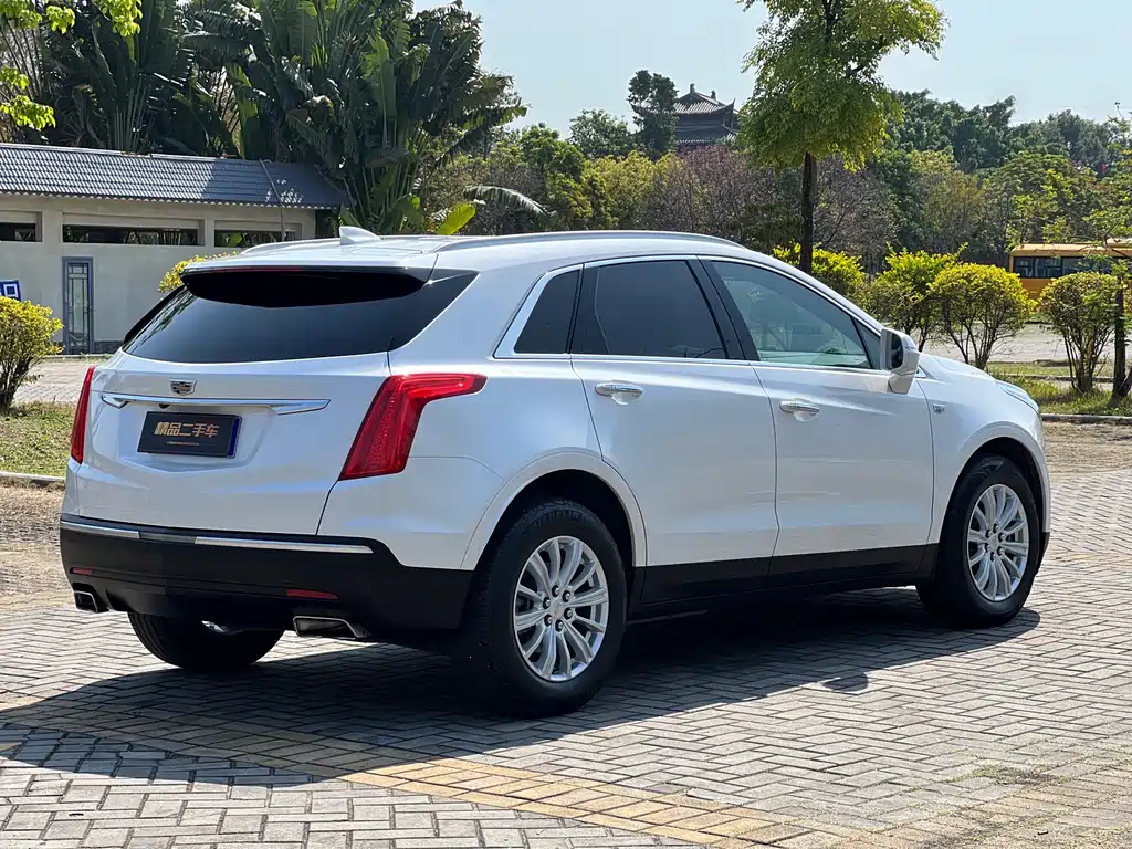 Cadillac XT5 — фото 5