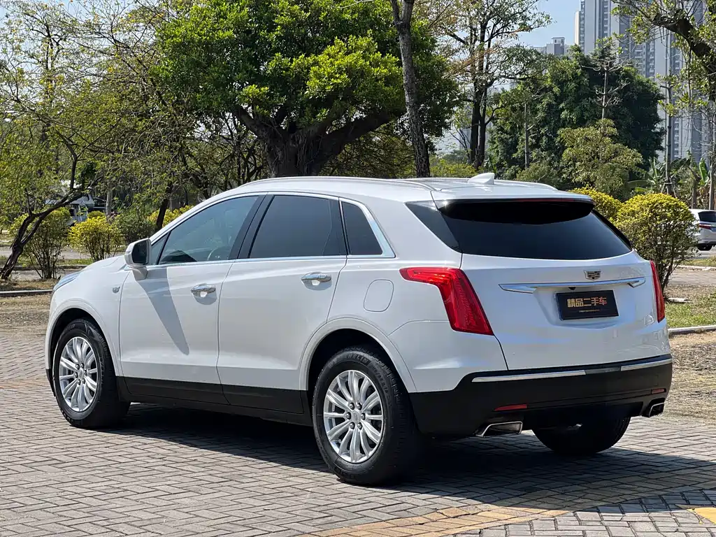 Cadillac XT5 — фото 7