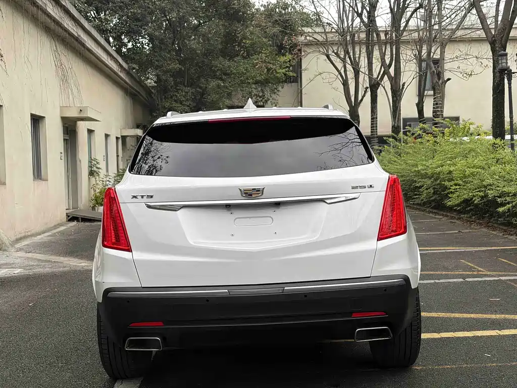 Cadillac XT5 — фото 4