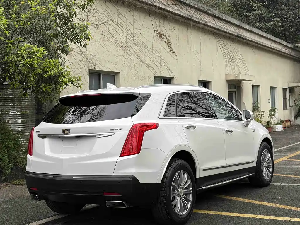 Cadillac XT5 — фото 5