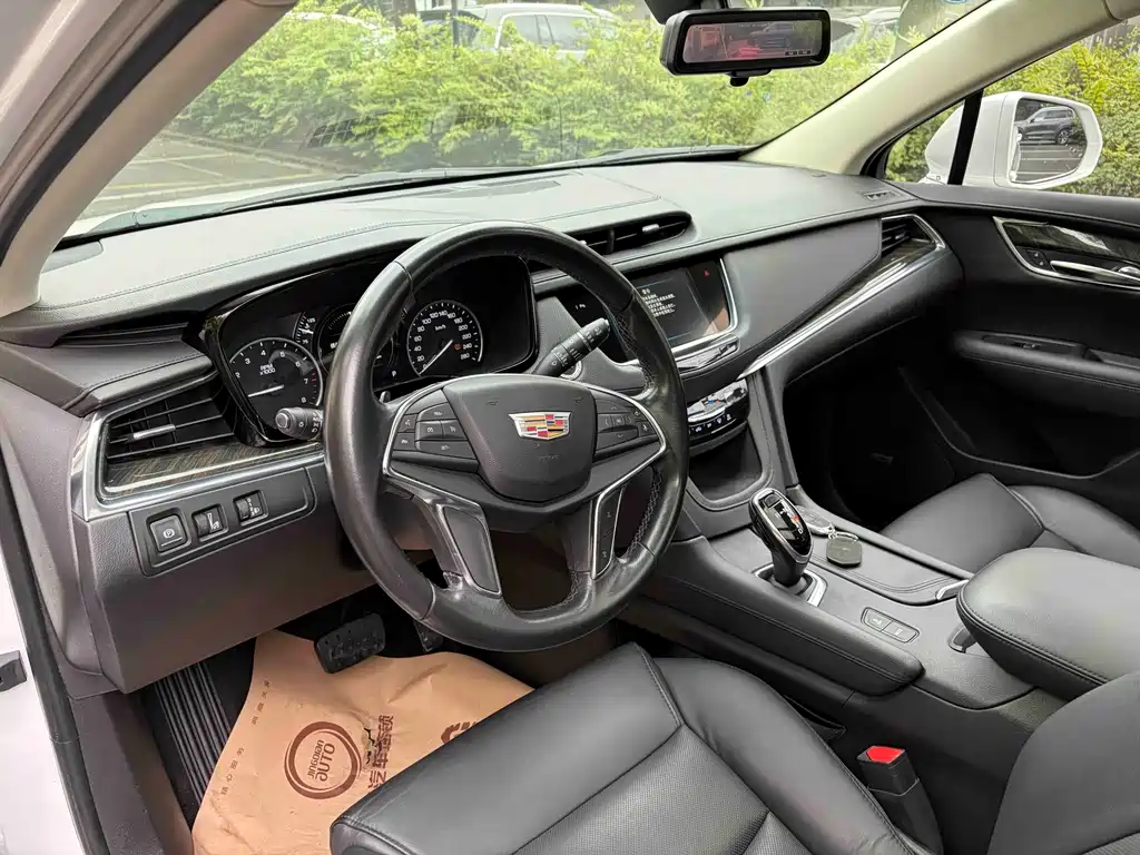 Cadillac XT5 — фото 6