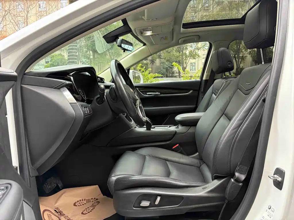Cadillac XT5 — фото 7