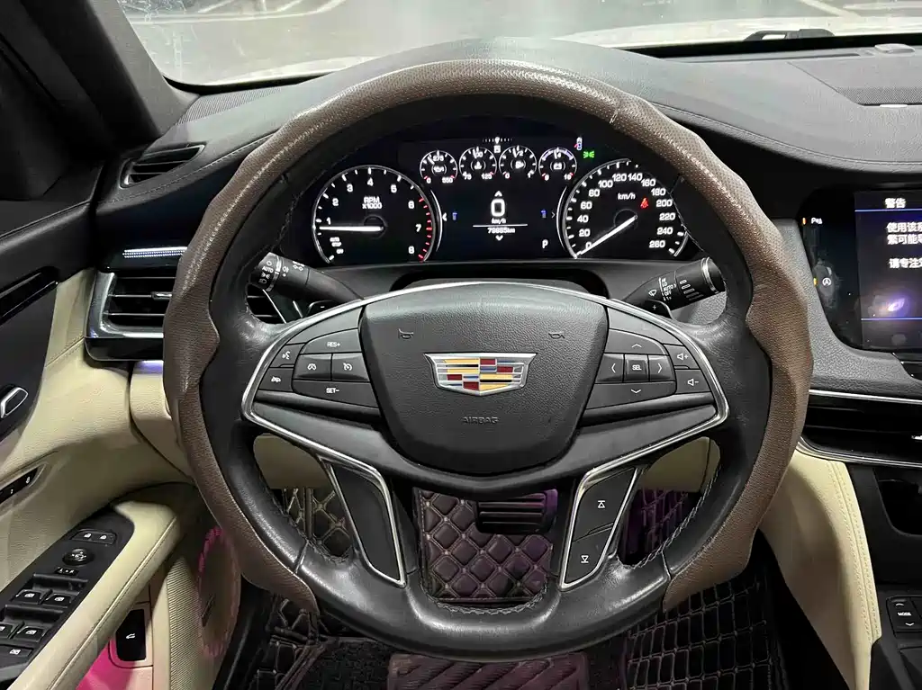 Cadillac CT6 — фото 9