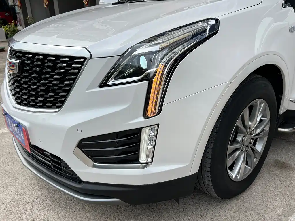 Cadillac XT5 — фото 13