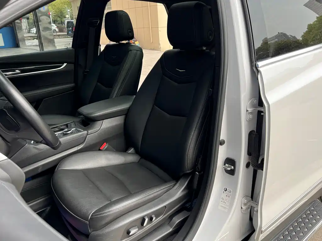 Cadillac XT5 — фото 9