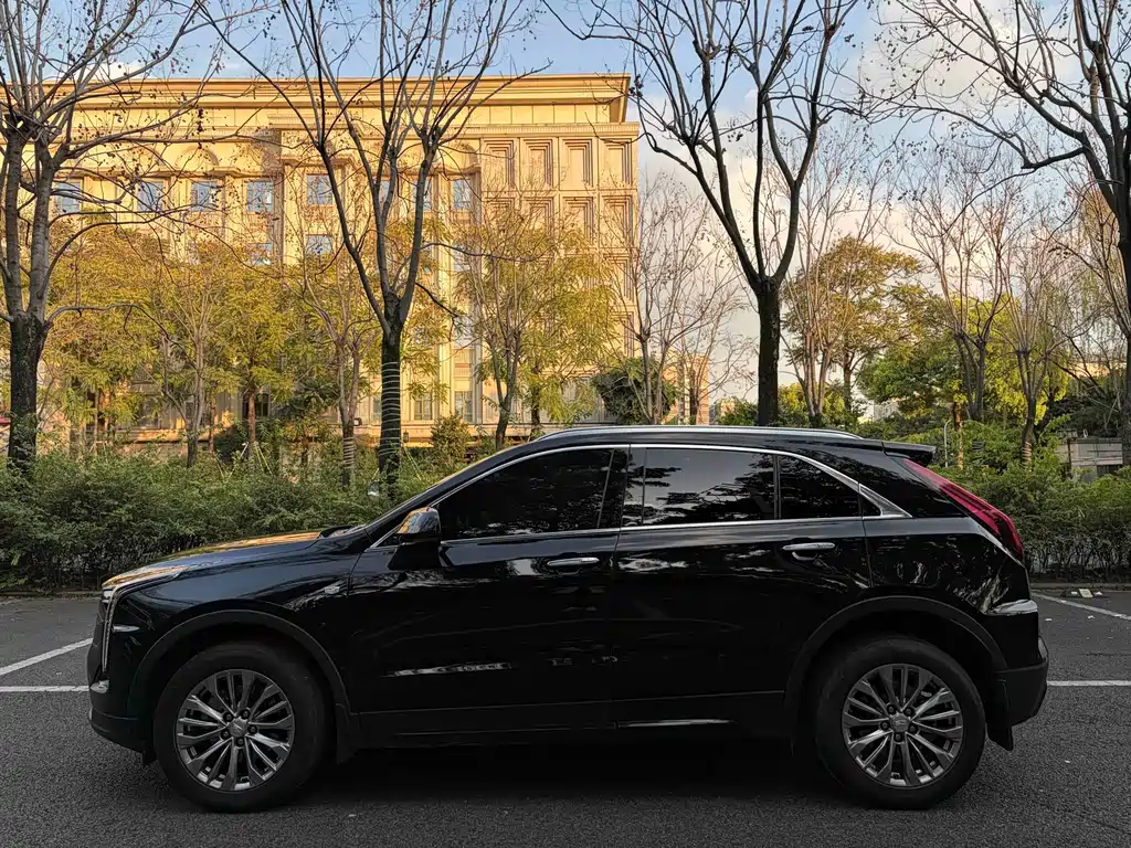 Cadillac XT4 — фото 3