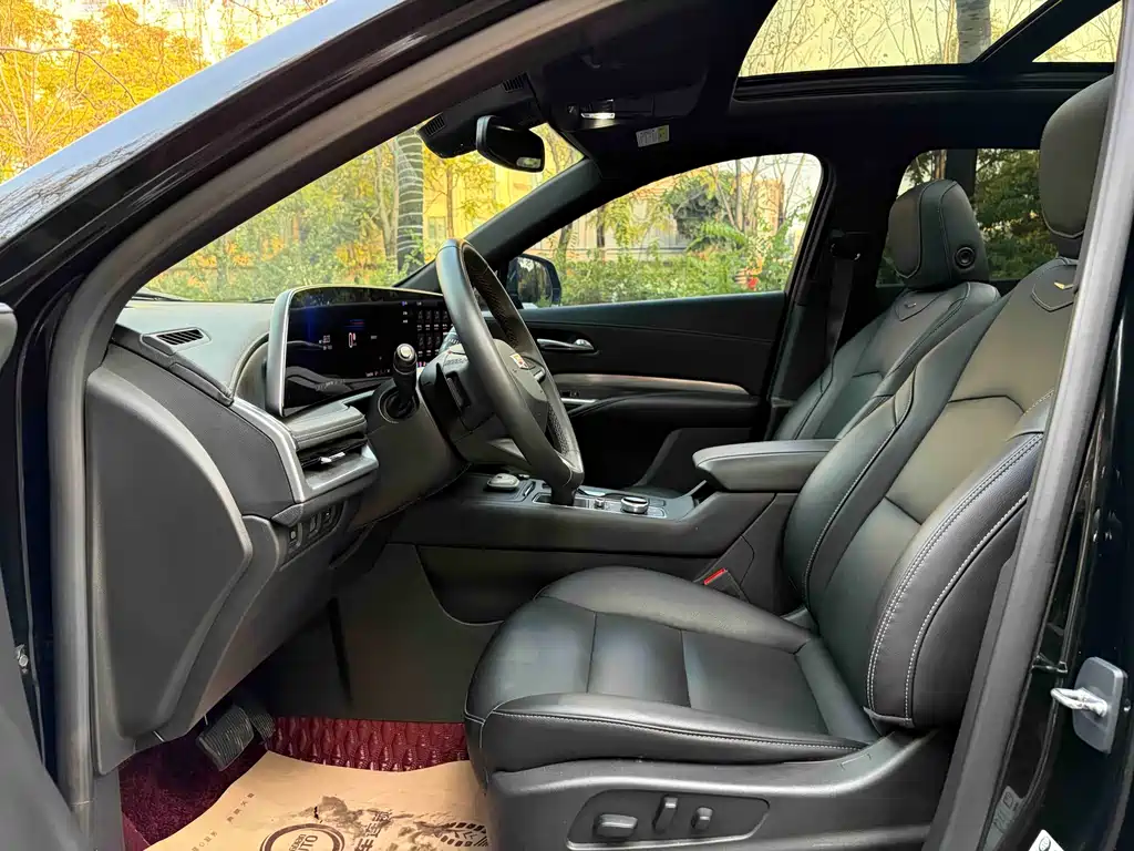 Cadillac XT4 — фото 7
