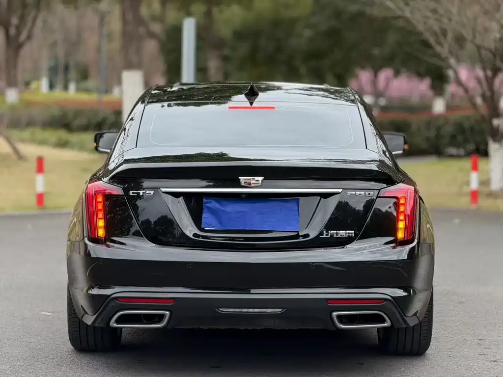 Cadillac CT5 — фото 8