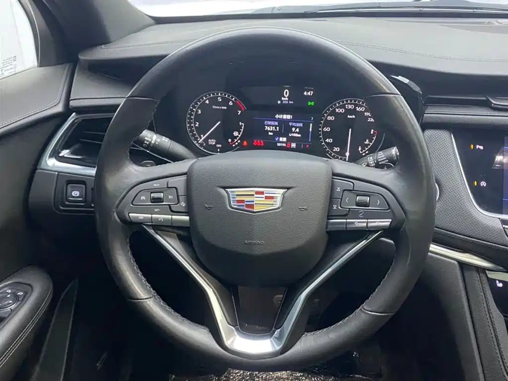 Cadillac XT6 — фото 15