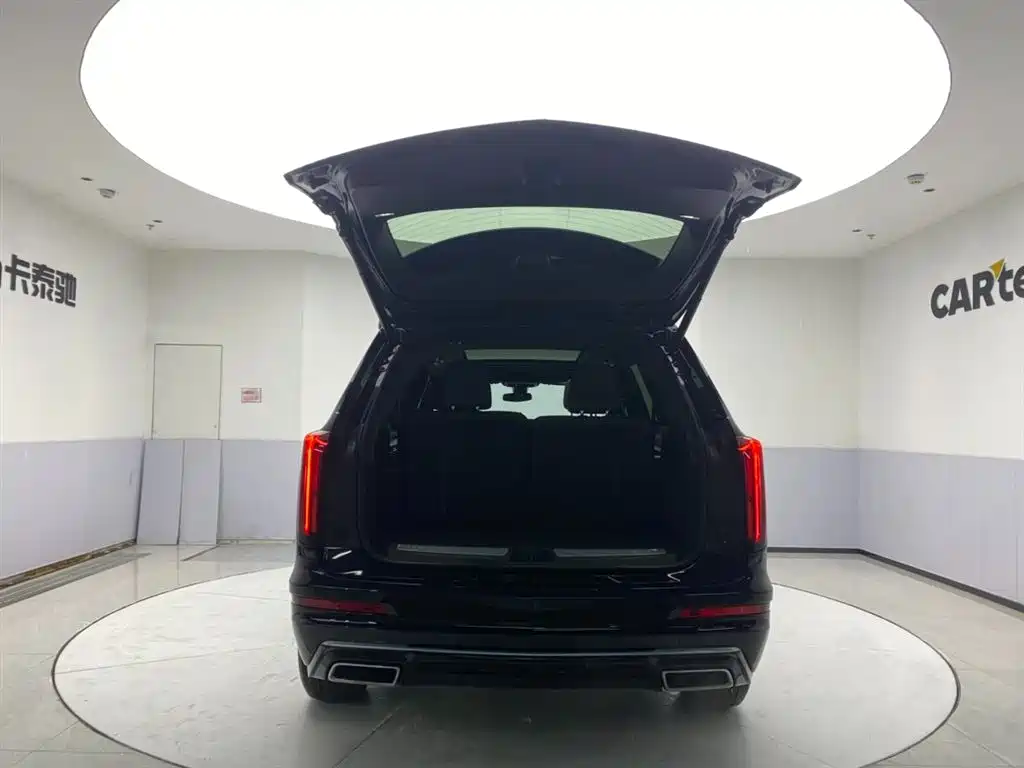 Cadillac XT6 — фото 31